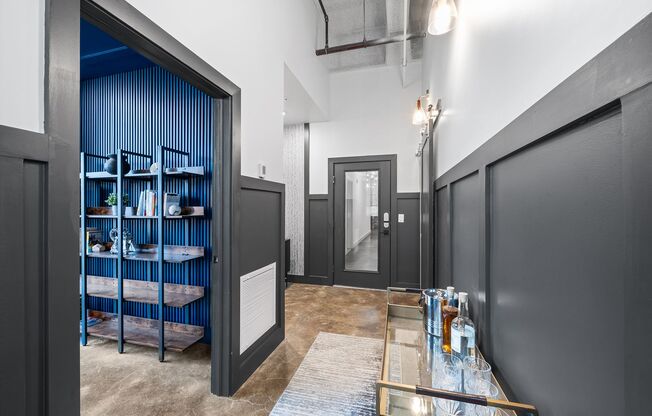 2 beds, 1 bath, 843 sqft, $2,640, Unit Commercial Suite 202-204