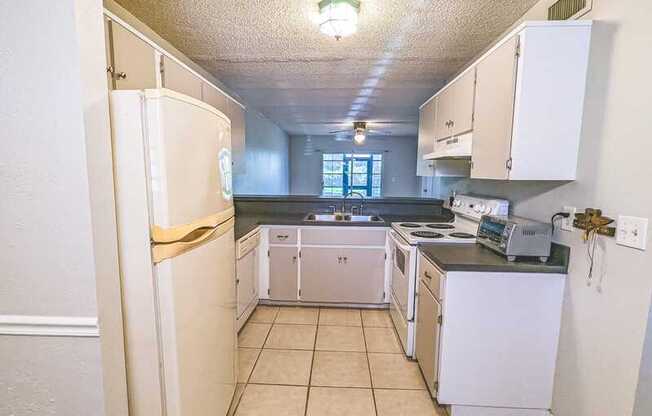 11201 122 AVE N
