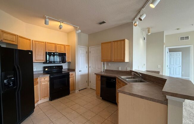 2 beds, 2 baths, $1,595, Unit UNIT # 814