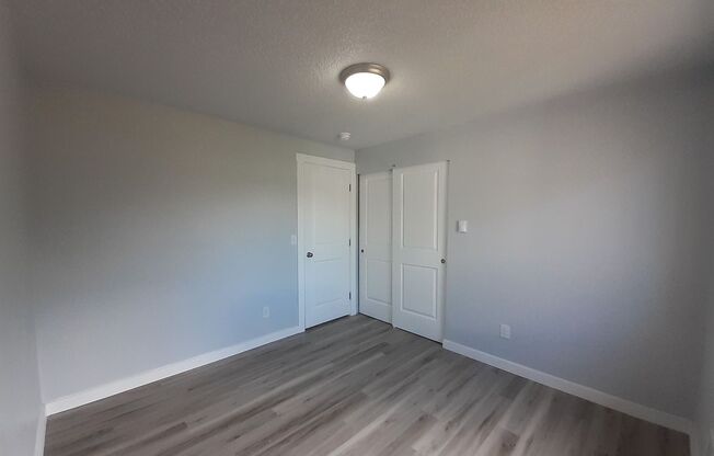 2 beds, 1 bath, 700 sqft, $1,221, Unit 8