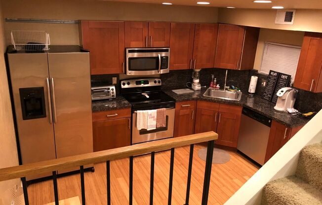 2 Bedroom House for Rent in South Side!