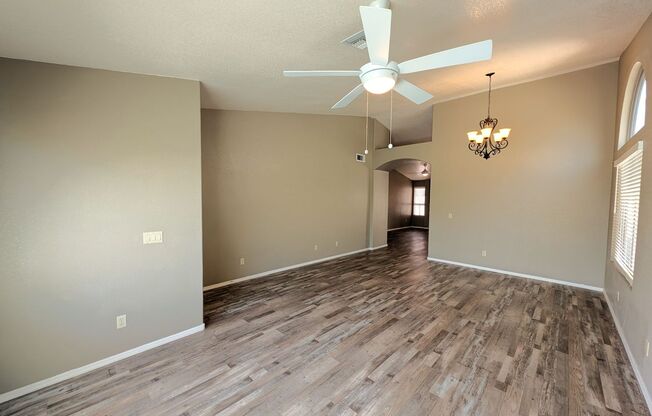 3 Bedroom Home in Madera Parc Near W Elliot Rd and S Cooper Rd!