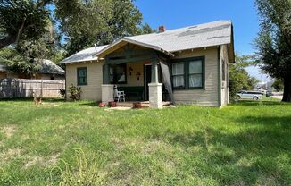 SUPER CUTE 2 BEDROOM 1 BATH - Available Soon!