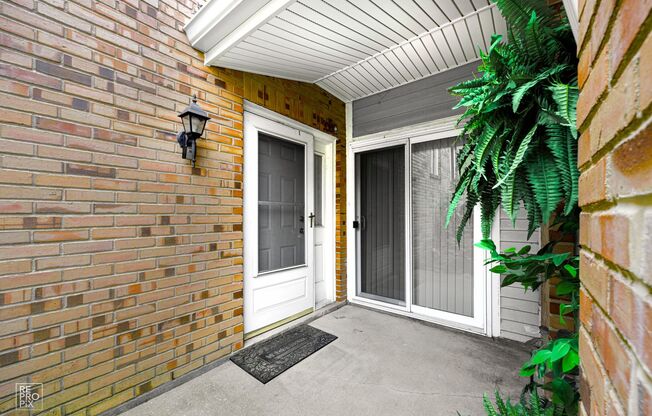 Buffalo Grove Condo available NOW!