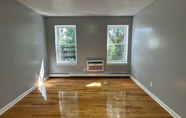 1 bed, 1 bath, $1,843