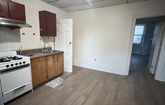 2 beds, 1 bath, $2,300, Unit 2