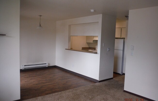 3 beds, 1 bath, 902 sqft, $1,575