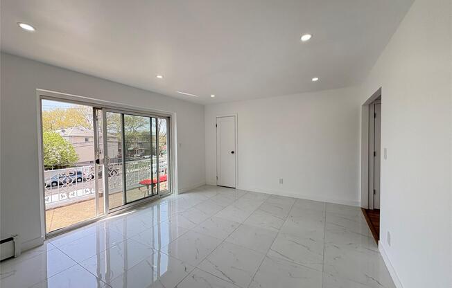 1041 E 80 ST