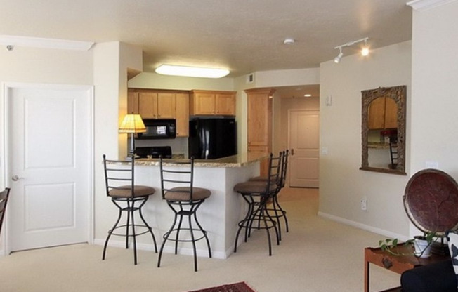 5 S 500 W AT GTWY CONDOS PARC