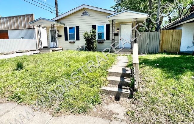 Affordable duplex in Kansas City, KS-Available NOW!!