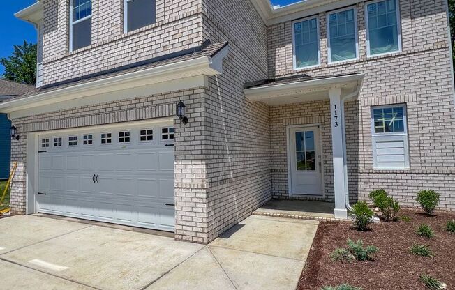 Gorgeous Home in Ross Farms with a Pool, Fitness Center and More!