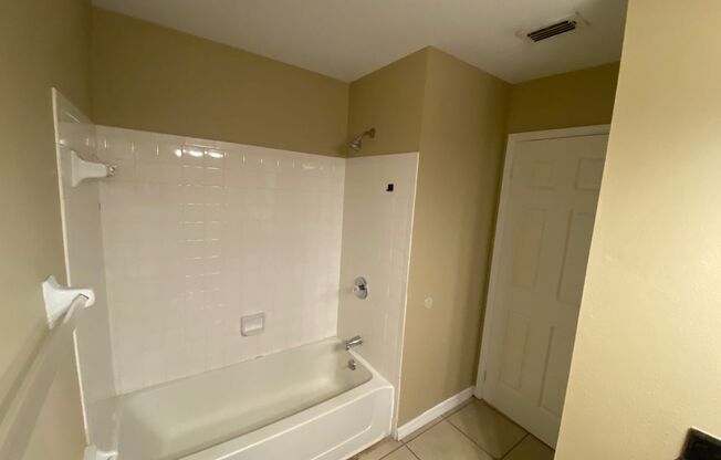 2 beds, 2 baths, $1,595, Unit #202