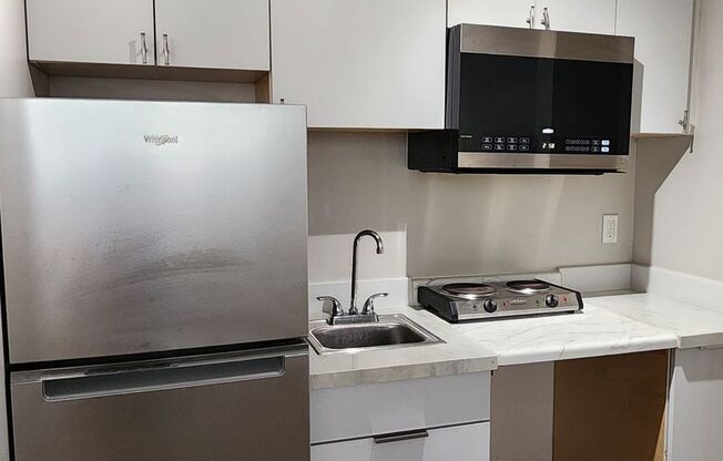 Studio, 1 bath, 150 sqft, $795, Unit 4
