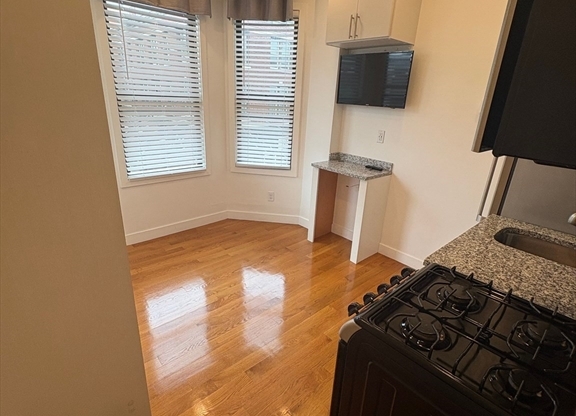 Studio, 1 bath, $1,495, Unit 10