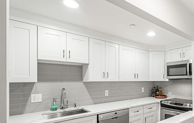 2 Clarendon St 606