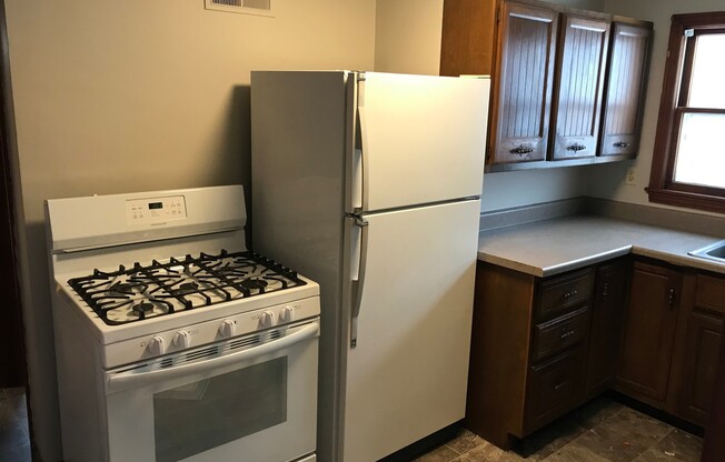 1 bed, 1 bath, 650 sqft, $700, Unit 02