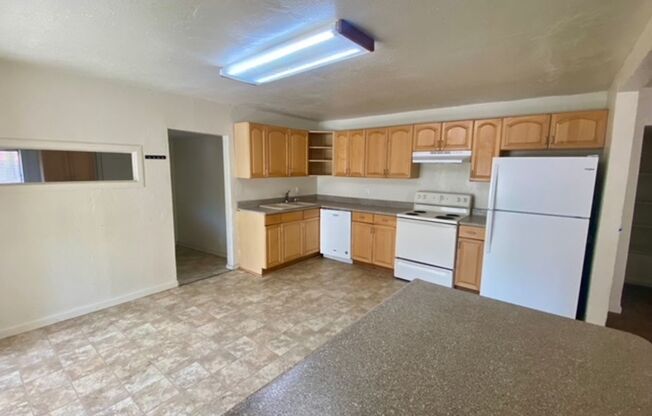 5 beds, 2.5 baths, 2,306 sqft, $2,250, Unit 1