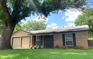 Adorable 3-2-2 near DFW Airport!