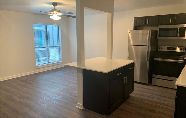 1 bed, 1 bath, 655 sqft, $1,285, Unit 111