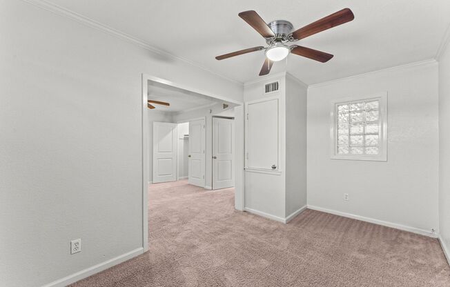 2 beds, 1 bath, 990 sqft, $1,225, Unit #16