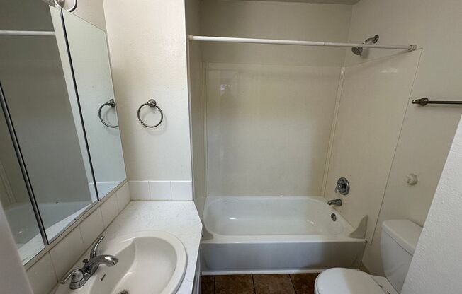 2 beds, 1 bath, 832 sqft, $1,325, Unit 1304