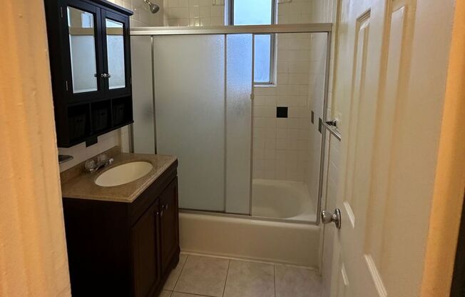 1 bed, 1 bath, $1,650, Unit 22