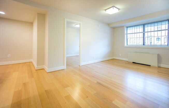 2 beds, 1 bath, 912 sqft, $3,495, Unit 0112