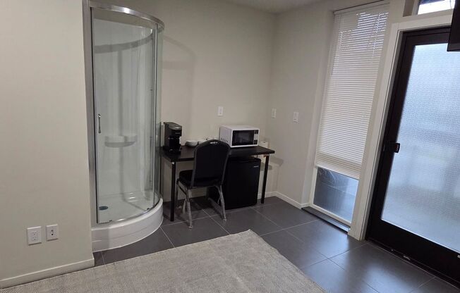 Studio, 1 bath, $1,350, Unit FURN 1