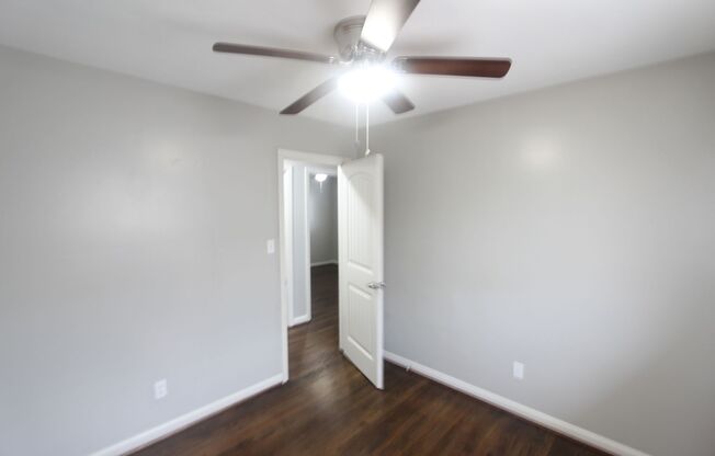 4BR 1BA - Cute and Classic Charmer!!