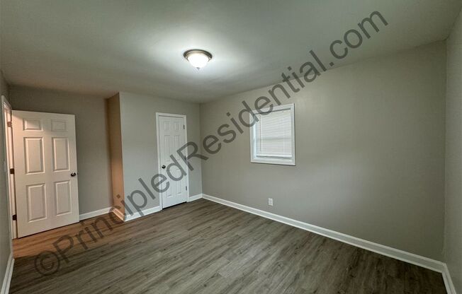 2 beds, 1 bath, $1,300