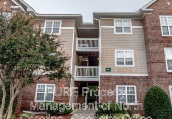 9811 CAMPUS WALK LN