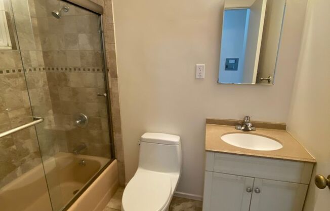 1 bed, 1 bath, $2,095, Unit 9