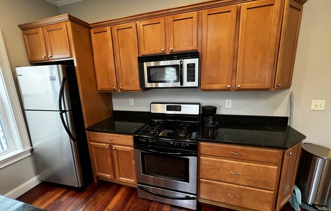 2 beds, 1.5 baths, 960 sqft, $3,600, Unit 3