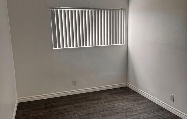 2 beds, 1 bath, 800 sqft, $2,450, Unit 07
