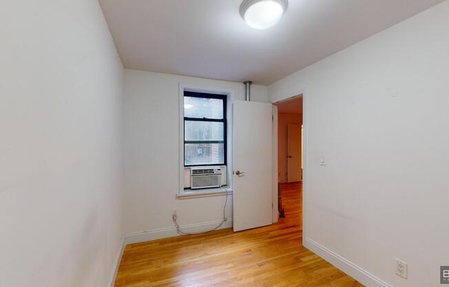 26 CHARLTON ST