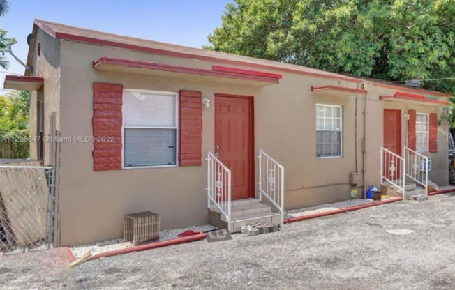 1554 NW 58 ST