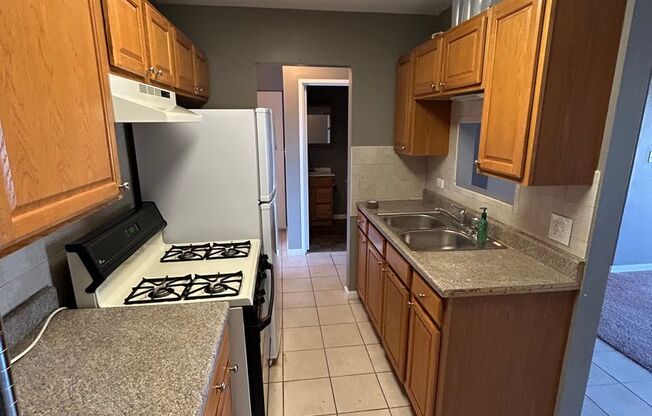 1 bed, 1 bath, $1,400, Unit 6