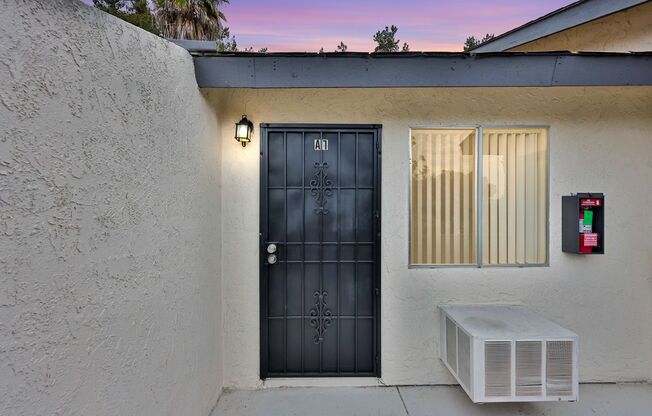 2 Bedroom 2 Bathroom in Spring Valley!