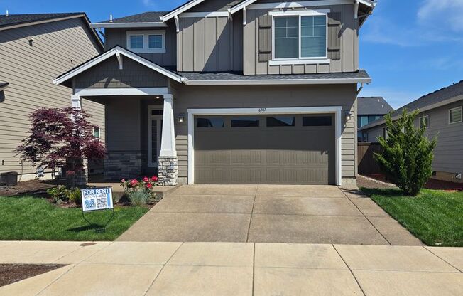 Newer 3 bedroom 2 bath home in SE Albany, close to LBCC, Easy drive to Corvallis, Lebanon or I-5