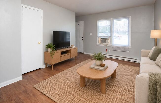 2 beds, 1.5 baths, 900 sqft, $1,200, Unit 3807-3