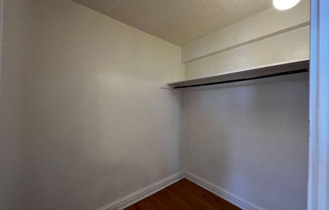 Studio, 1 bath, 400 sqft, $875, Unit 710