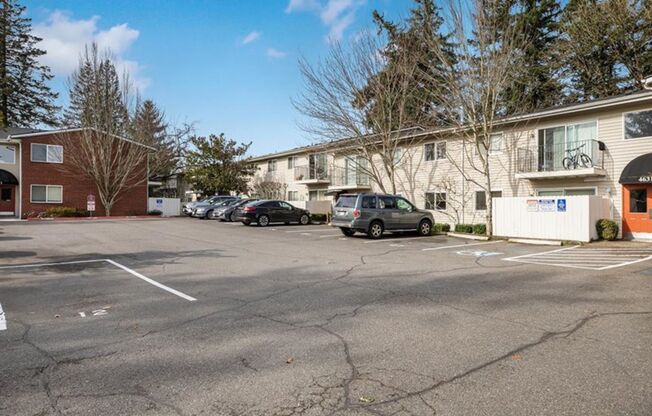1 bed, 1 bath, 547 sqft, $1,350, Unit 4