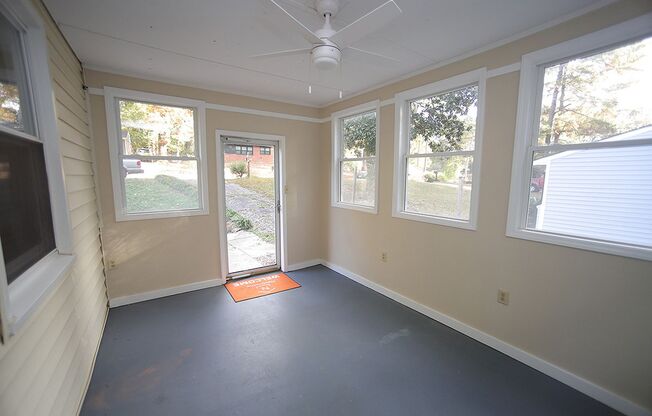 Charming and Cozy 3-Bedroom Racnh Home in Prime Raleigh Location!