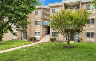 Building exterior1 at Andrews Ridge Apartments, Maryland