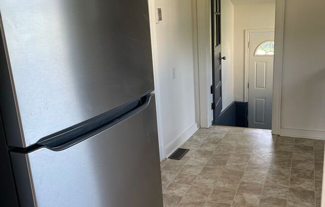 3 beds, 1 bath, $1,650