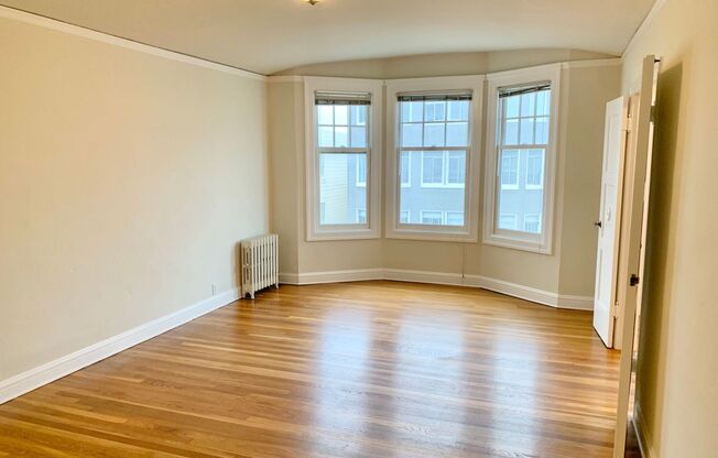 Studio, 1 bath, $2,595