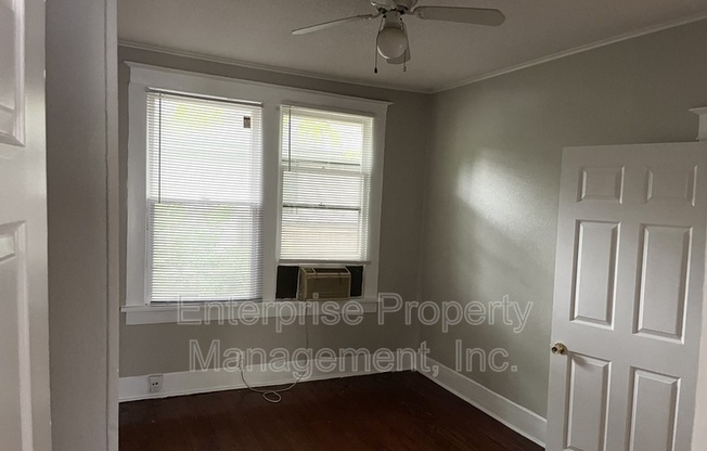 2 beds, 1 bath, $1,150