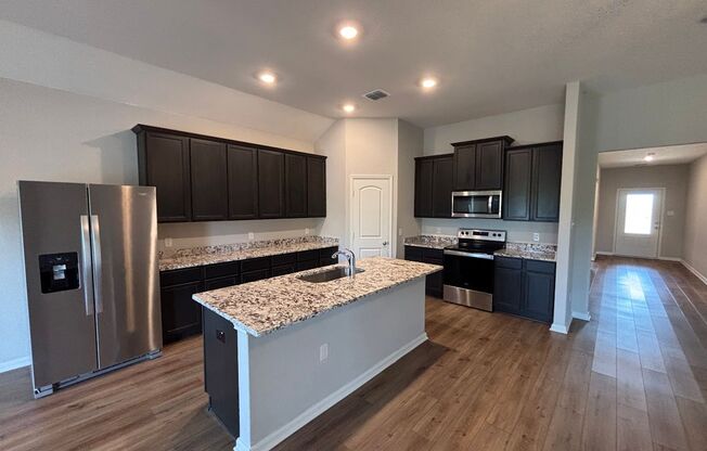 Gorgeous 4BD Brand New Home in High top Ridge