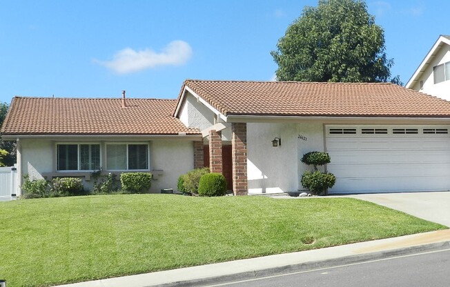 SPACIOUS SINGLE STORY HOUSE WITH LARGE YARD