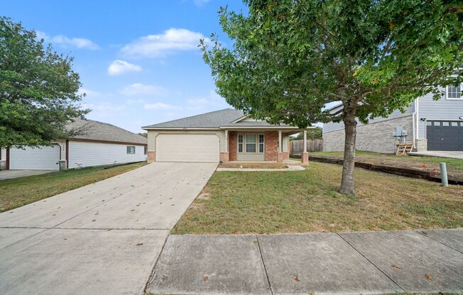 Charming Single-Story in Cibolo - Realtor Commission: $500